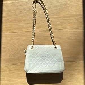 Vintage Chanel quilted handbag